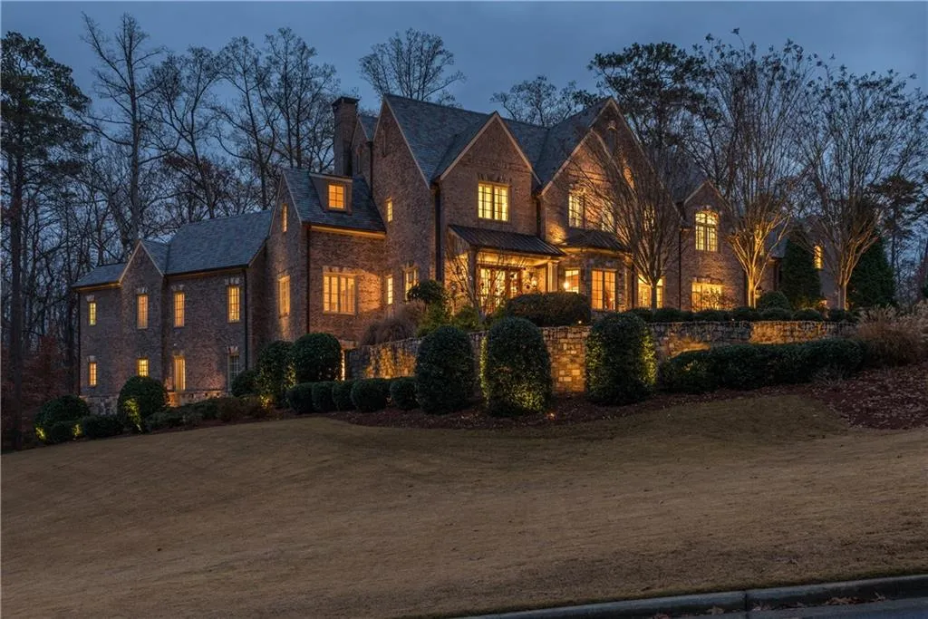 4727 Polo Lane Se, Atlanta, Georgia 30339, 8 Bedrooms Bedrooms, ,10 BathroomsBathrooms,Residential,Sold,4727 Polo Lane Se,5950511