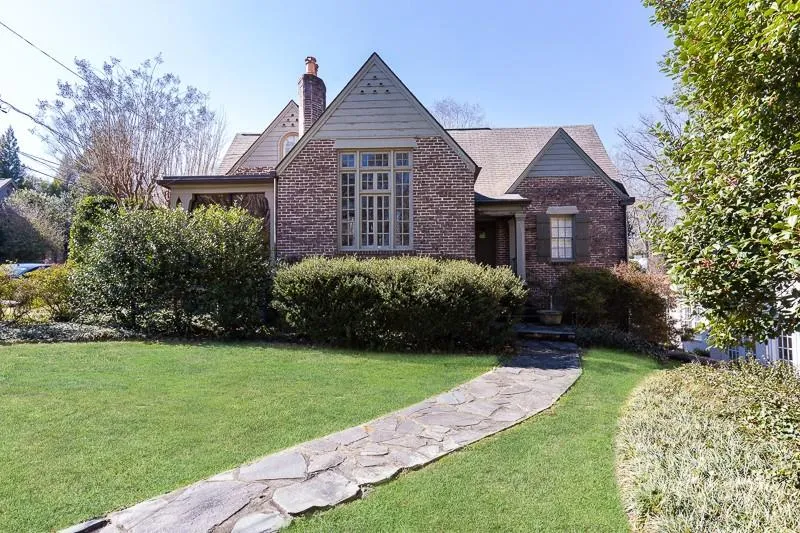 2520 Dellwood Drive, Atlanta, Georgia 30305, 3 Bedrooms Bedrooms, ,2 BathroomsBathrooms,Residential,Sold,2520 Dellwood Drive,5962139