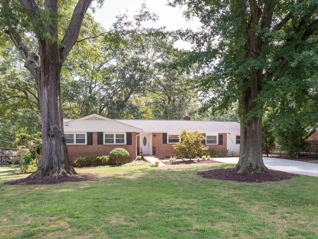 2805 Ashford Road, Brookhaven, Georgia 30319, 3 Bedrooms Bedrooms, ,2 BathroomsBathrooms,Residential,Sold,2805 Ashford Road,5964937
