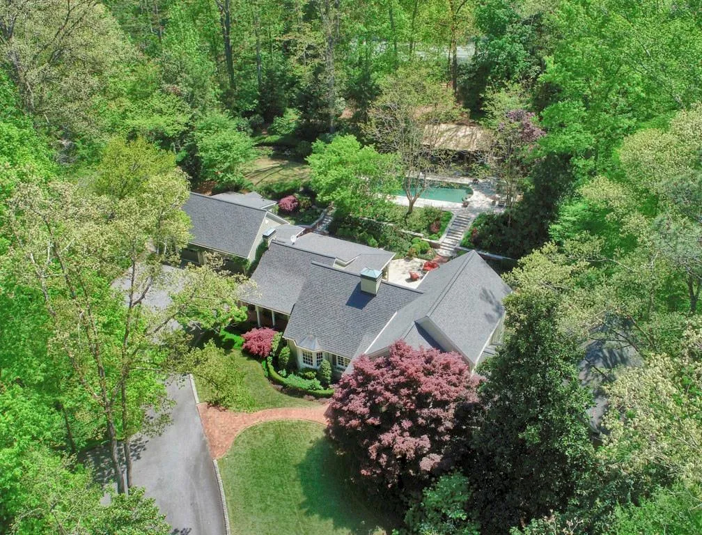 3945 Beechwood Drive Nw, Atlanta, Georgia 30327, 5 Bedrooms Bedrooms, ,5 BathroomsBathrooms,Residential,Sold,3945 Beechwood Drive Nw,5966166