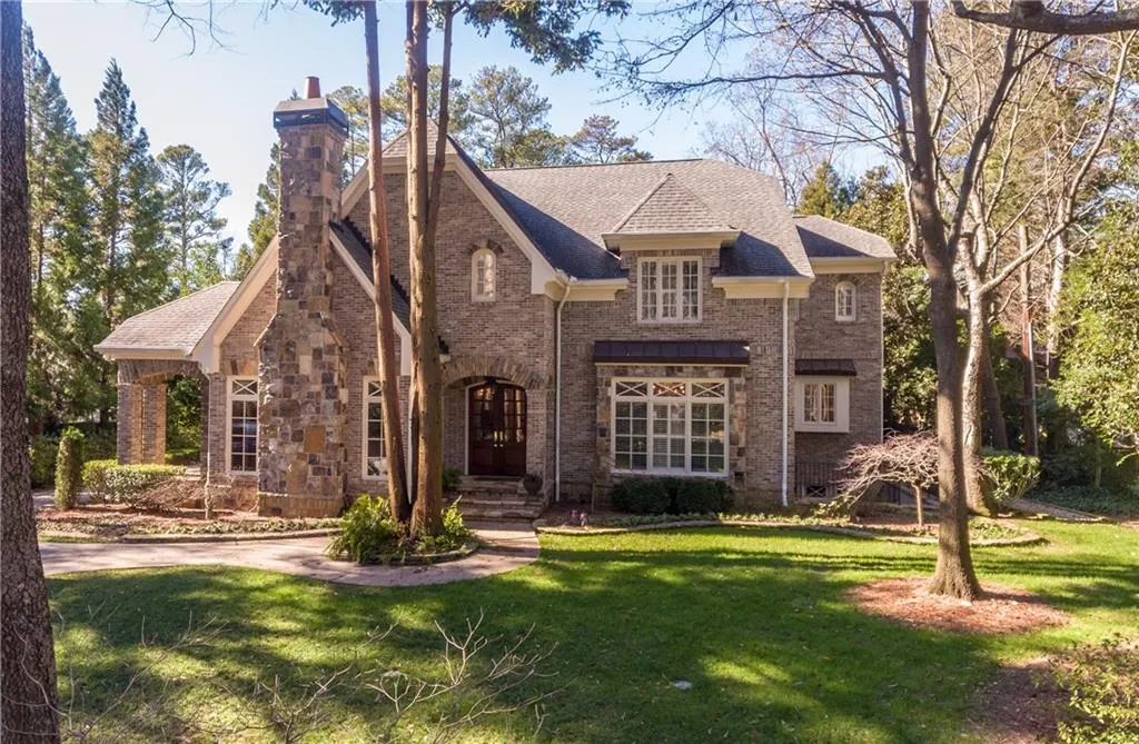 4370 E Brookhaven Drive Ne, Atlanta, Georgia 30319, 6 Bedrooms Bedrooms, ,6 BathroomsBathrooms,Residential,Sold,4370 E Brookhaven Drive Ne,5957574