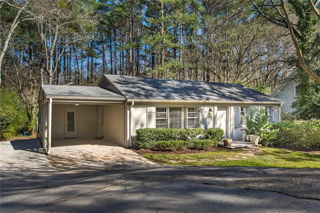 352 W Wieuca Road Ne, Atlanta, Georgia 30342, 2 Bedrooms Bedrooms, ,1 BathroomBathrooms,Residential,Sold,352 W Wieuca Road Ne,5971893
