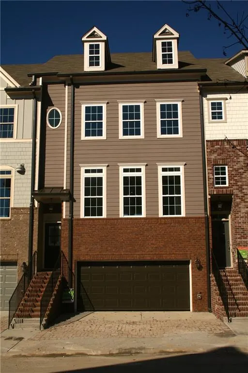 2132 Old Georgian Terrace Nw Unit 282, Atlanta, Georgia 30318, 3 Bedrooms Bedrooms, ,3 BathroomsBathrooms,Residential,Sold,2132 Old Georgian Terrace Nw Unit 282,5714324