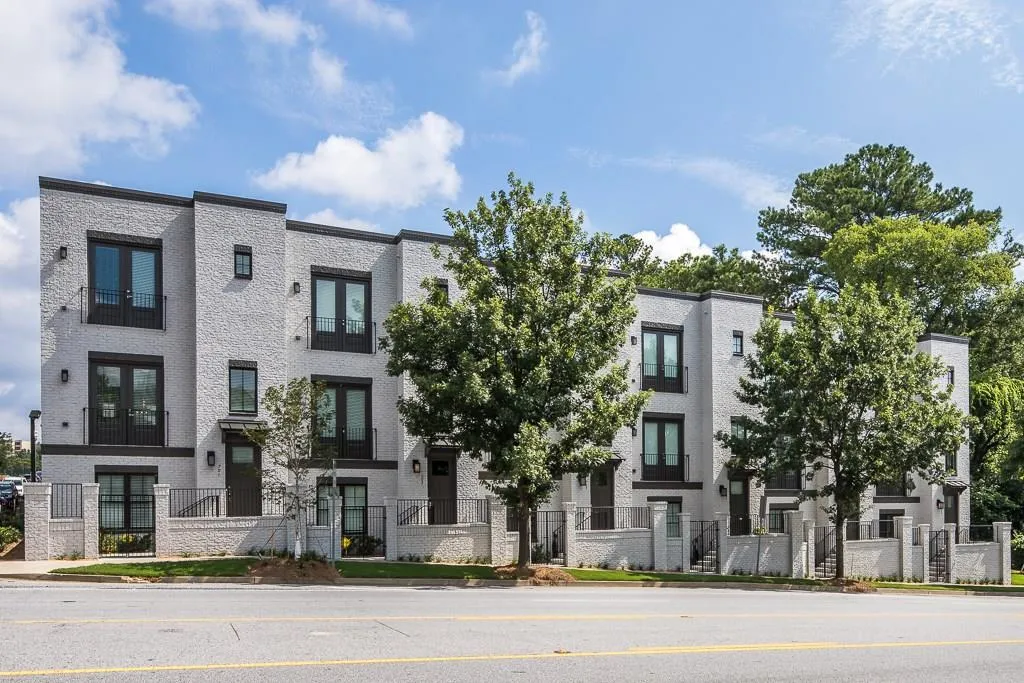 701 Taylor Court Ne Unit 14, Atlanta, Georgia 30324, 3 Bedrooms Bedrooms, ,3 BathroomsBathrooms,Residential,Sold,701 Taylor Court Ne Unit 14,5726083