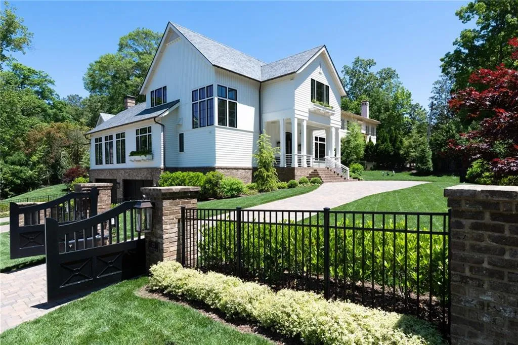 223 W Paces Ferry Road Nw, Atlanta, Georgia 30305, 3 Bedrooms Bedrooms, ,3 BathroomsBathrooms,Residential,Sold,223 W Paces Ferry Road Nw,7082784