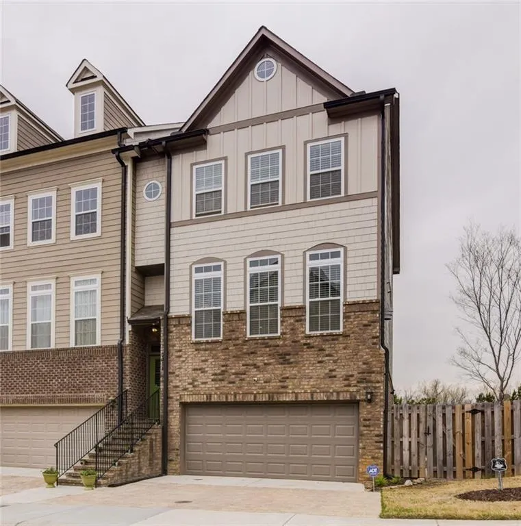 2128 Old Georgian Terrace Nw, Atlanta, Georgia 30318, 3 Bedrooms Bedrooms, ,3 BathroomsBathrooms,Residential,Sold,2128 Old Georgian Terrace Nw,5974607