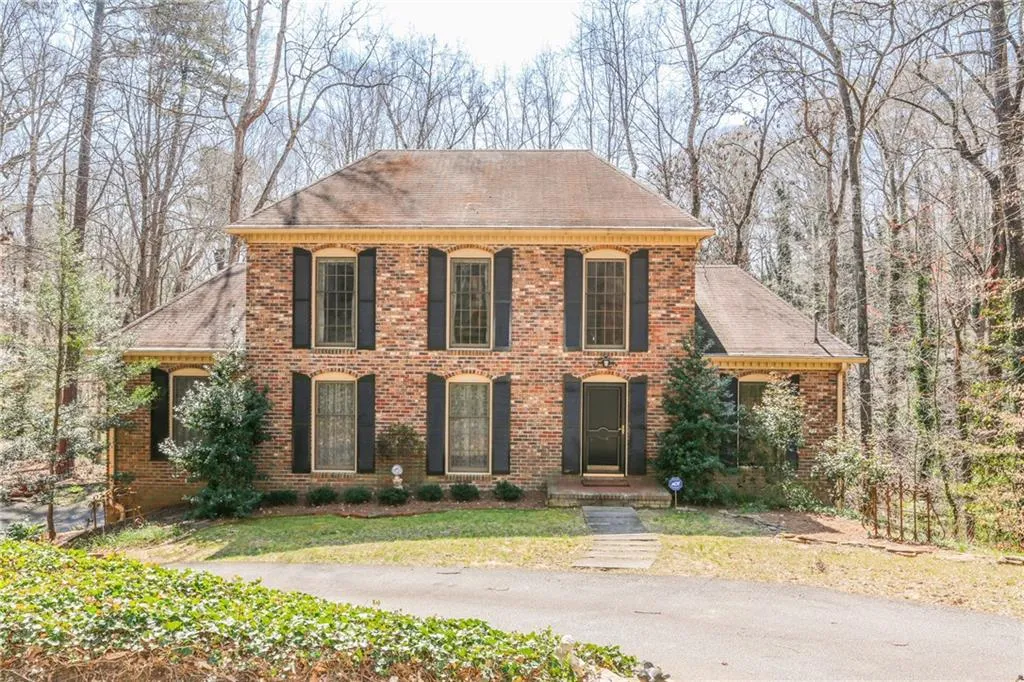 525 Forestdale Drive, Sandy Springs, Georgia 30342, 4 Bedrooms Bedrooms, ,2 BathroomsBathrooms,Residential,Sold,525 Forestdale Drive,5980653