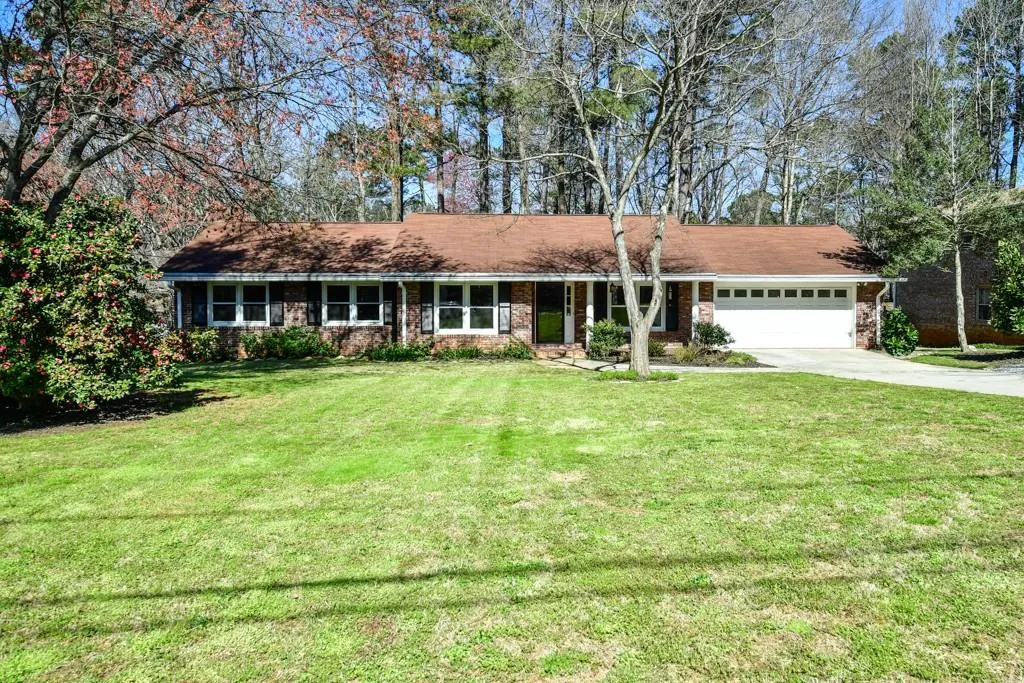 1722 W Nancy Creek Drive Ne, Brookhaven, Georgia 30319, 3 Bedrooms Bedrooms, ,2 BathroomsBathrooms,Residential,Sold,1722 W Nancy Creek Drive Ne,5982852