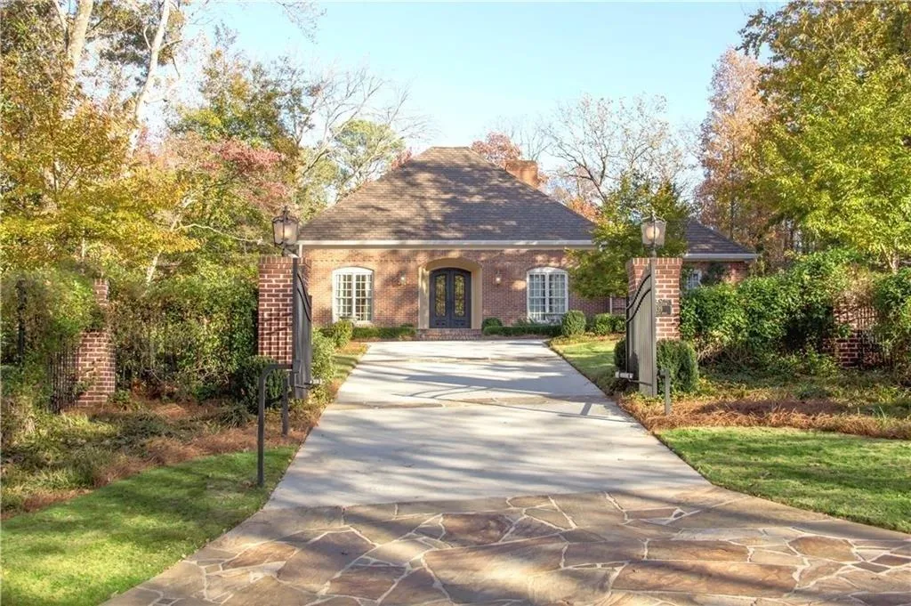 4139 Flintlock Road Nw, Atlanta, Georgia 30327, 4 Bedrooms Bedrooms, ,4 BathroomsBathrooms,Residential,Sold,4139 Flintlock Road Nw,5991897