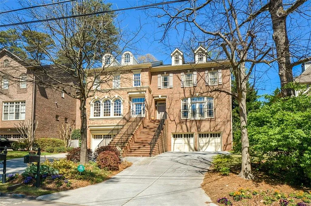 626 Timm Valley Road Unit A, Atlanta, Georgia 30305, 3 Bedrooms Bedrooms, ,3 BathroomsBathrooms,Residential,Sold,626 Timm Valley Road Unit A,5987351