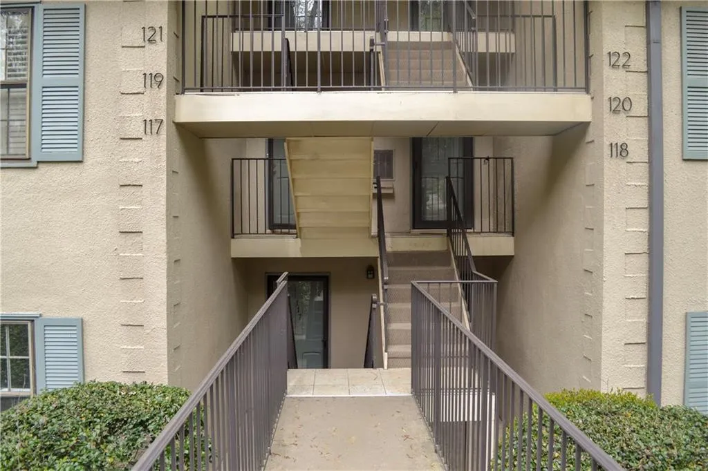 117 Rosaire Place Nw, Atlanta, Georgia 30327, 2 Bedrooms Bedrooms, ,2 BathroomsBathrooms,Residential,Sold,117 Rosaire Place Nw,5989869