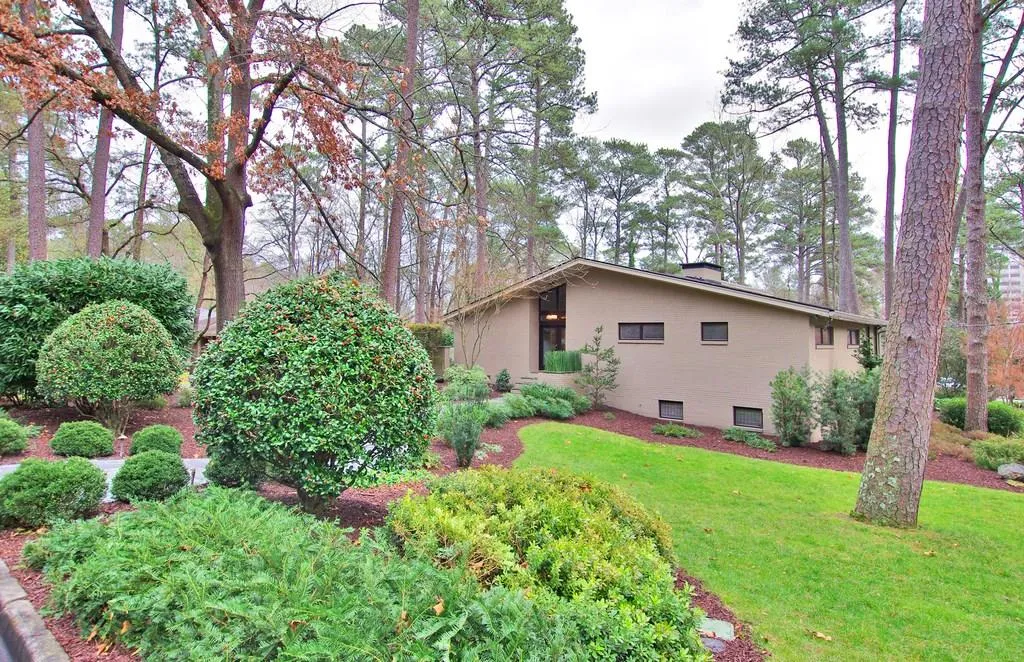 1316 Victor Road Ne, Brookhaven, Georgia 30324, 4 Bedrooms Bedrooms, ,3 BathroomsBathrooms,Residential,Sold,1316 Victor Road Ne,5995080