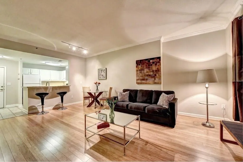 1101 Juniper Street Ne Unit 308, Atlanta, Georgia 30309, 1 Bedroom Bedrooms, ,1 BathroomBathrooms,Residential,Sold,1101 Juniper Street Ne Unit 308,5999201