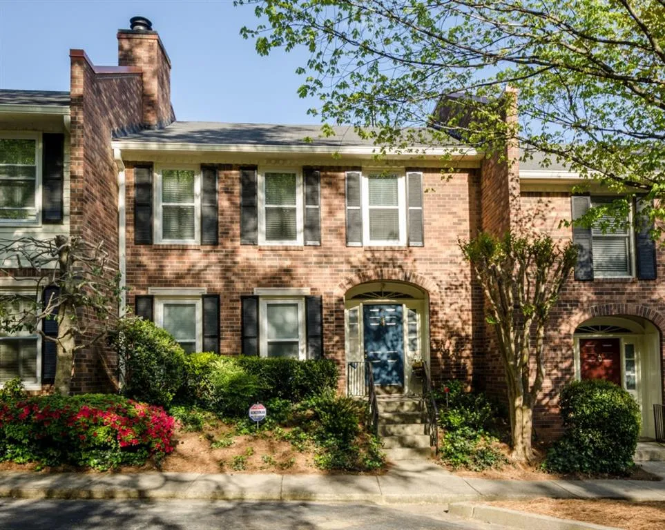 4 Queen Victoria Place Unit 4, Atlanta, Georgia 30342, 3 Bedrooms Bedrooms, ,2 BathroomsBathrooms,Residential,Sold,4 Queen Victoria Place Unit 4,5998426