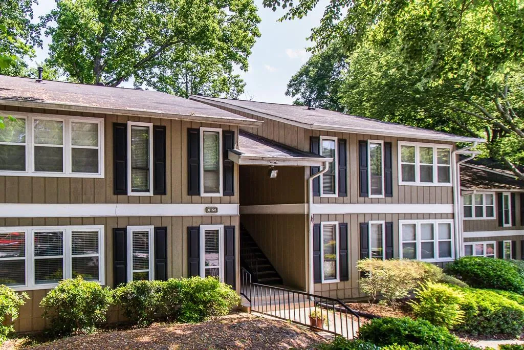 5155 Roswell Road Unit 3, Sandy Springs, Georgia 30342, 1 Bedroom Bedrooms, ,1 BathroomBathrooms,Residential,Sold,5155 Roswell Road Unit 3,6009868