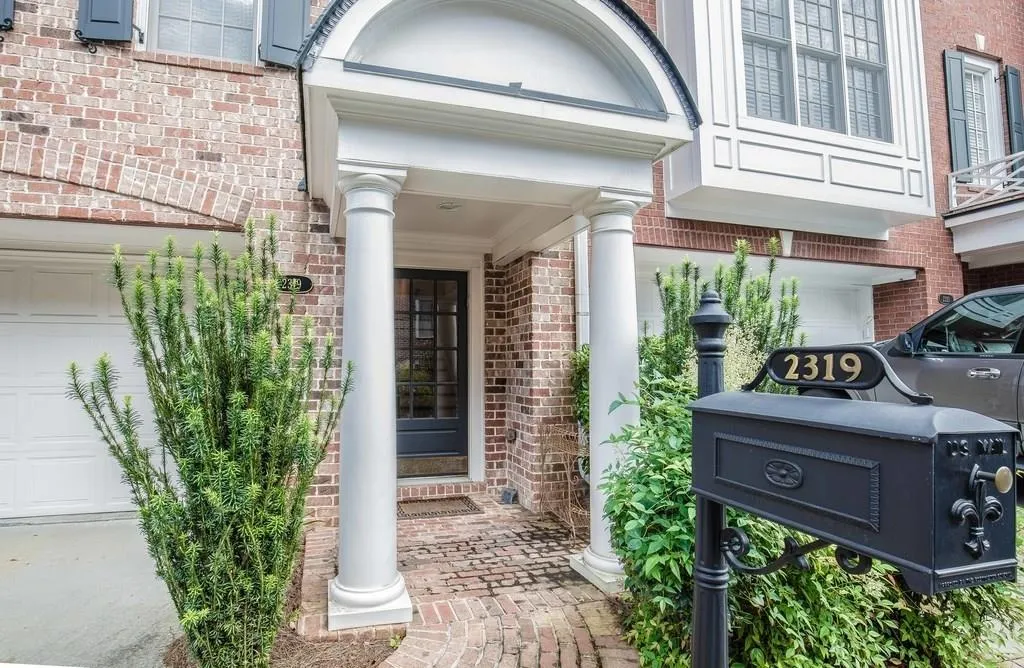 2319 Se English Ivy Court Se Unit #22, Atlanta, Georgia 30339, 4 Bedrooms Bedrooms, ,4 BathroomsBathrooms,Residential,Sold,2319 Se English Ivy Court Se Unit #22,6014583