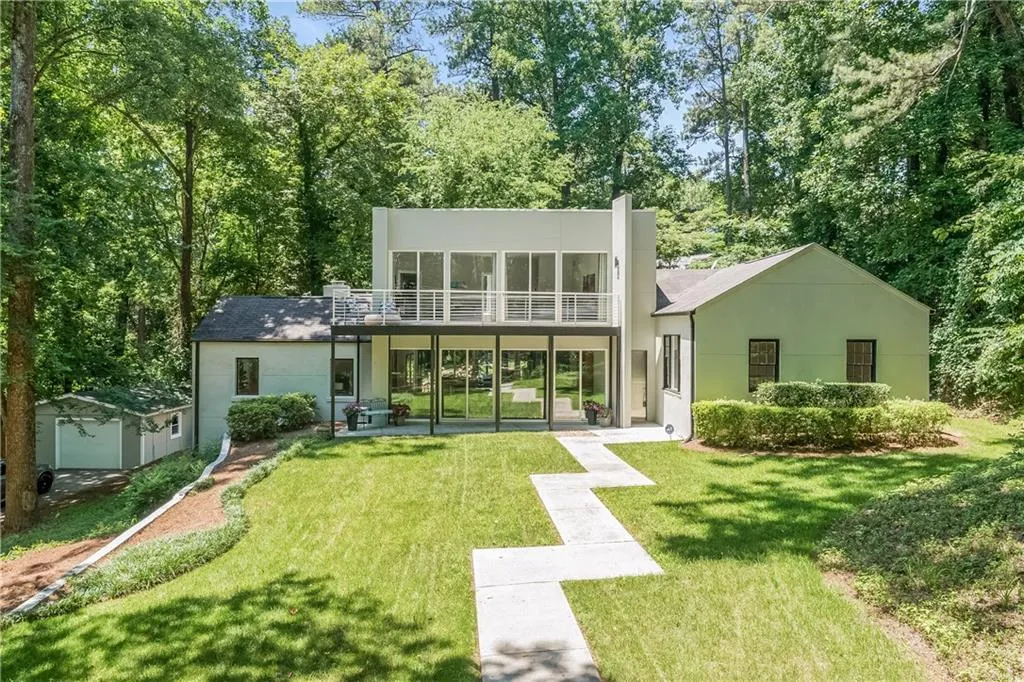 2886 W Roxboro Road Ne, Atlanta, Georgia 30324, 3 Bedrooms Bedrooms, ,2 BathroomsBathrooms,Residential,Sold,2886 W Roxboro Road Ne,6025044
