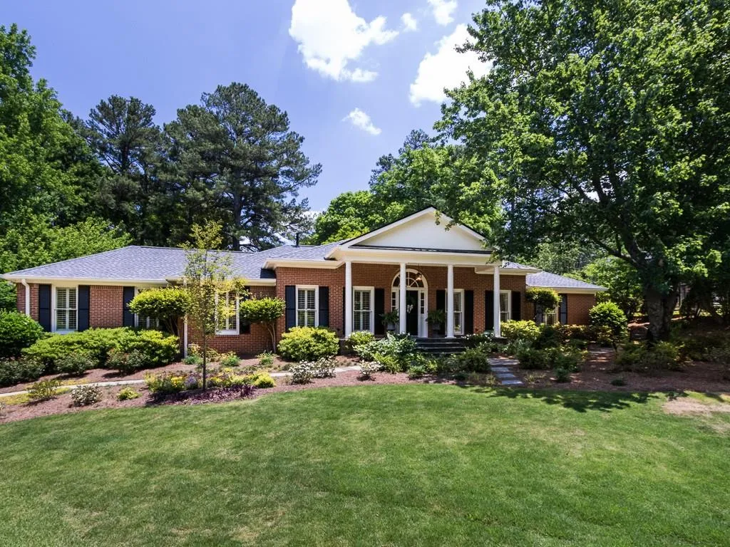 4353 Glengary Drive Ne, Atlanta, Georgia 30342, 4 Bedrooms Bedrooms, ,2 BathroomsBathrooms,Residential,Sold,4353 Glengary Drive Ne,5743482