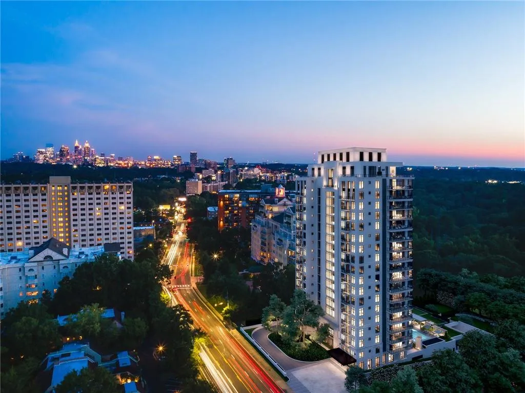 2520 Peachtree Road Nw Unit 2202, Atlanta, Georgia 30305, 4 Bedrooms Bedrooms, ,4 BathroomsBathrooms,Residential,Sold,2520 Peachtree Road Nw Unit 2202,6825929
