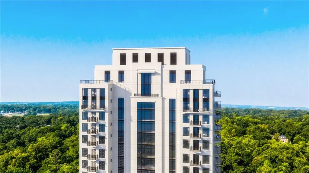 2520 Peachtree Road Nw Unit 2103, Atlanta, Georgia 30305, 5 Bedrooms Bedrooms, ,4 BathroomsBathrooms,Residential,Sold,2520 Peachtree Road Nw Unit 2103,6720555