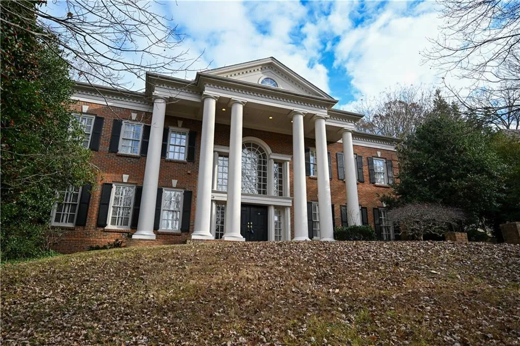 1378 Wesley Oaks Court Nw, Atlanta, Georgia 30327, 4 Bedrooms Bedrooms, ,5 BathroomsBathrooms,Residential,For Sale,1378 Wesley Oaks Court Nw,7497823