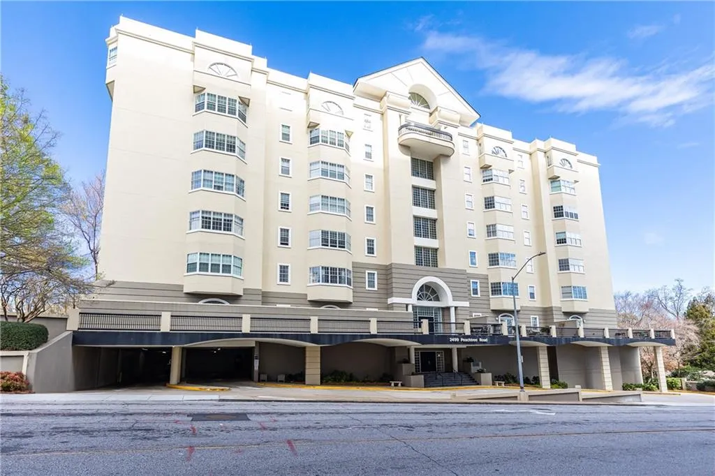 2499 Peachtree Road Ne Unit 504, Atlanta, Georgia 30305, 2 Bedrooms Bedrooms, ,2 BathroomsBathrooms,Residential,For Sale,2499 Peachtree Road Ne Unit 504,7516853
