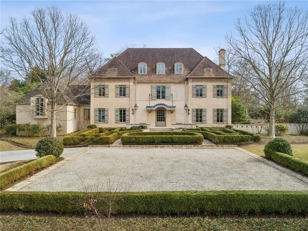 2631 Habersham Road Nw, Atlanta, Georgia 30305, 5 Bedrooms Bedrooms, ,6 BathroomsBathrooms,Residential,Sold,2631 Habersham Road Nw,7518432