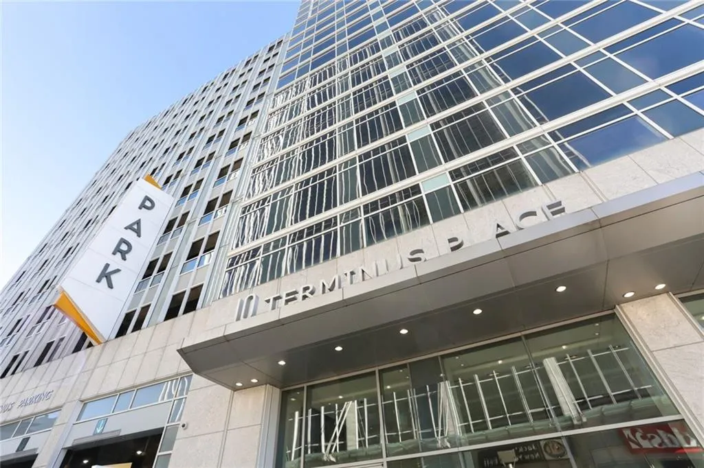 3325 Peachtree Road Ne Unit 1502, Atlanta, Georgia 30326, 2 Bedrooms Bedrooms, ,3 BathroomsBathrooms,Residential,Sold,3325 Peachtree Road Ne Unit 1502,7522200