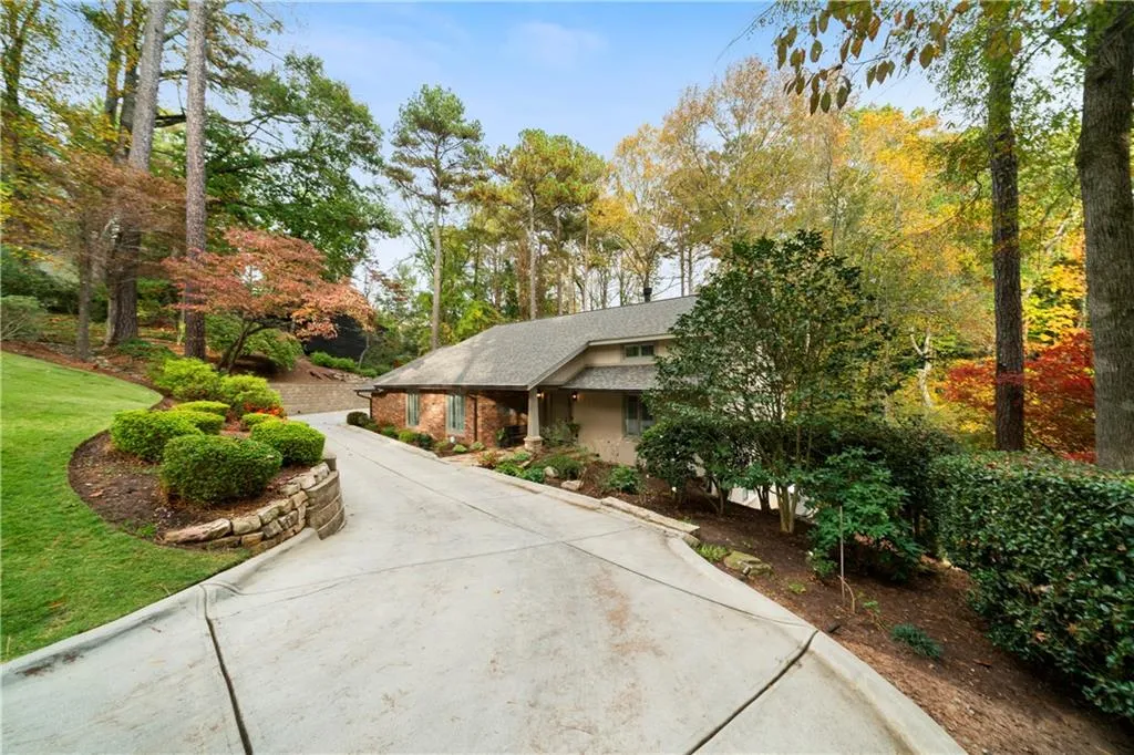5525 Whitner Drive, Sandy Springs, Georgia 30327, 4 Bedrooms Bedrooms, ,2 BathroomsBathrooms,Residential,Sold,5525 Whitner Drive,7523747