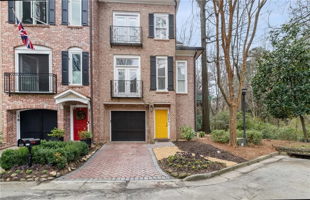 3245 Buckhead Forest Mews Ne, Atlanta, Georgia 30305, 3 Bedrooms Bedrooms, ,3 BathroomsBathrooms,Residential,Sold,3245 Buckhead Forest Mews Ne,7519399