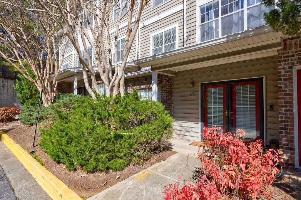 2700 Pine Tree Road Ne Unit 4006, Atlanta, Georgia 30324, 1 Bedroom Bedrooms, ,1 BathroomBathrooms,Residential,For Sale,2700 Pine Tree Road Ne Unit 4006,7525897