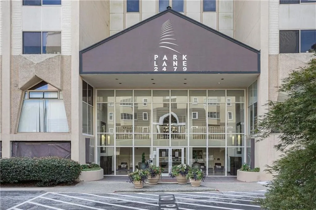 2479 Peachtree Road Ne Unit 1115, Atlanta, Georgia 30305, 2 Bedrooms Bedrooms, ,2 BathroomsBathrooms,Residential,For Sale,2479 Peachtree Road Ne Unit 1115,7529103