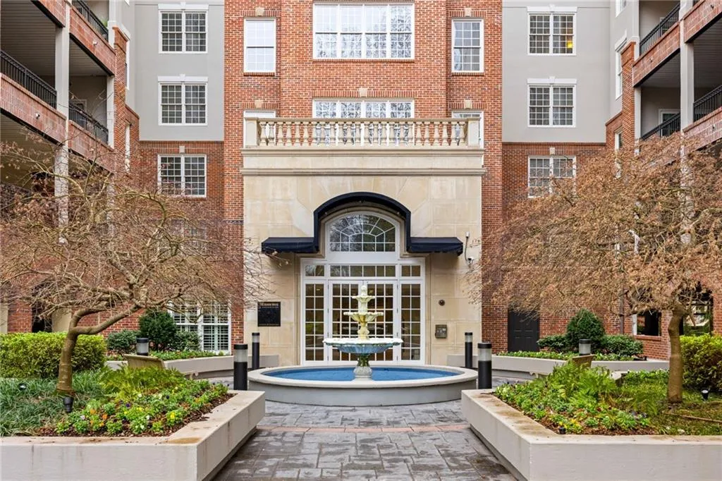 50 Biscayne Drive Nw Unit 2111, Atlanta, Georgia 30309, 2 Bedrooms Bedrooms, ,2 BathroomsBathrooms,Residential,For Sale,50 Biscayne Drive Nw Unit 2111,7531920