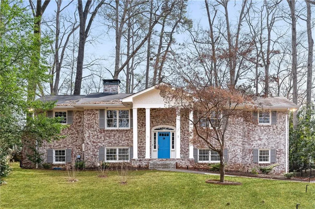 3911 Ivy Road Ne, Atlanta, Georgia 30342, 3 Bedrooms Bedrooms, ,3 BathroomsBathrooms,Residential,For Sale,3911 Ivy Road Ne,7531577