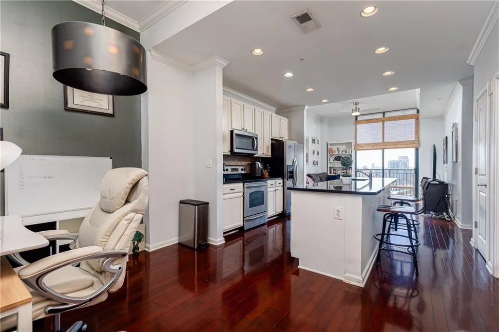 3040 Peachtree Road Nw Unit 1509, Atlanta, Georgia 30305, 1 Bedroom Bedrooms, ,1 BathroomBathrooms,Residential,For Sale,3040 Peachtree Road Nw Unit 1509,7540720