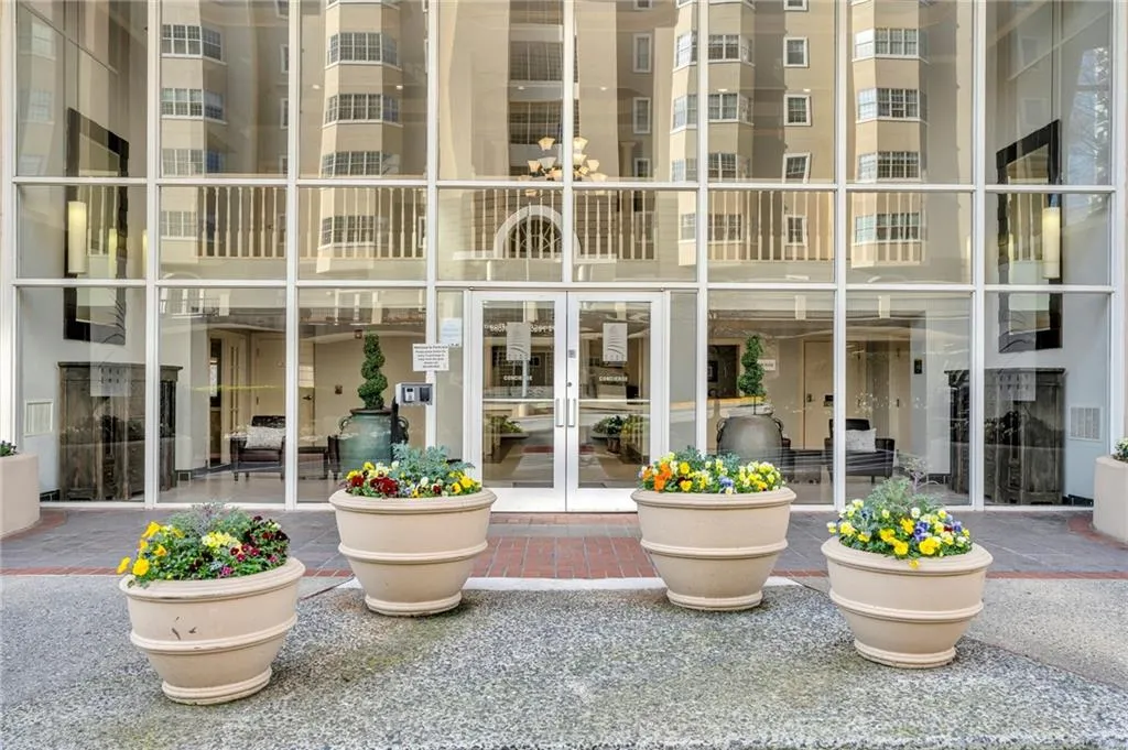 2479 Peachtree Road Ne Unit 508, Atlanta, Georgia 30305, 1 Bedroom Bedrooms, ,1 BathroomBathrooms,Residential,For Sale,2479 Peachtree Road Ne Unit 508,7539749