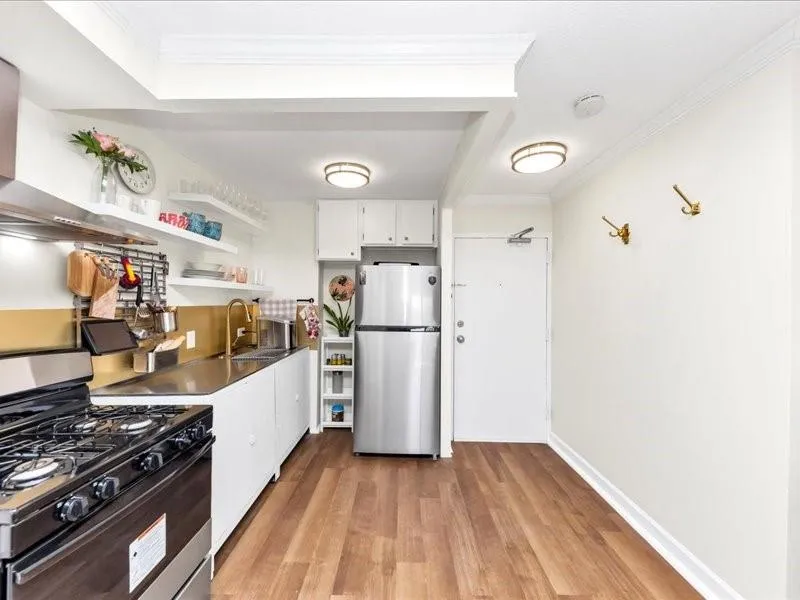 2285 Peachtree Rd Ne Unit 803, Atlanta, Georgia 30309, 1 Bedroom Bedrooms, ,1 BathroomBathrooms,Residential,For Sale,2285 Peachtree Rd Ne Unit 803,7542251