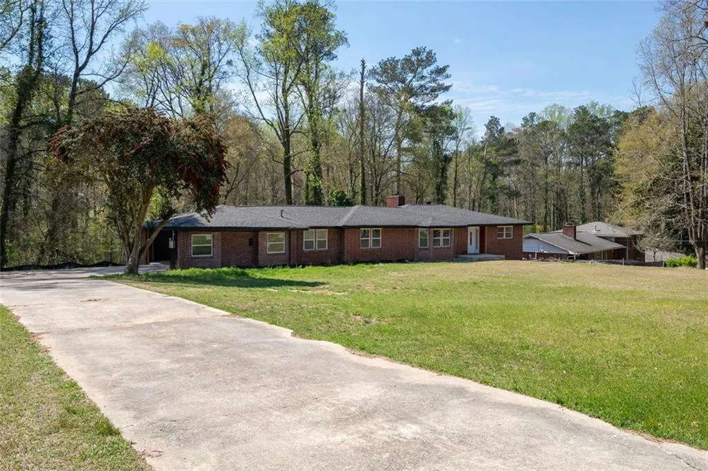 3042 Peek Road Nw, Atlanta, Georgia 30318, 5 Bedrooms Bedrooms, ,3 BathroomsBathrooms,Residential,For Sale,3042 Peek Road Nw,7549333
