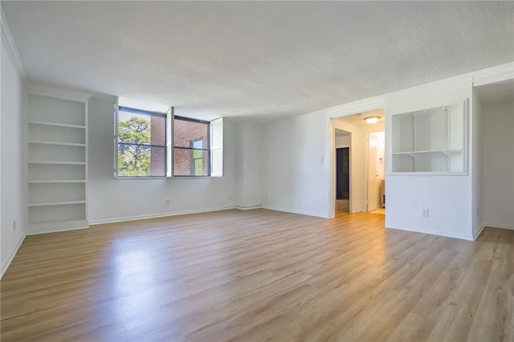 2965 Pharr Court South Nw Unit 503, Atlanta, Georgia 30305, 1 Bedroom Bedrooms, ,1 BathroomBathrooms,Residential,For Sale,2965 Pharr Court South Nw Unit 503,7550812