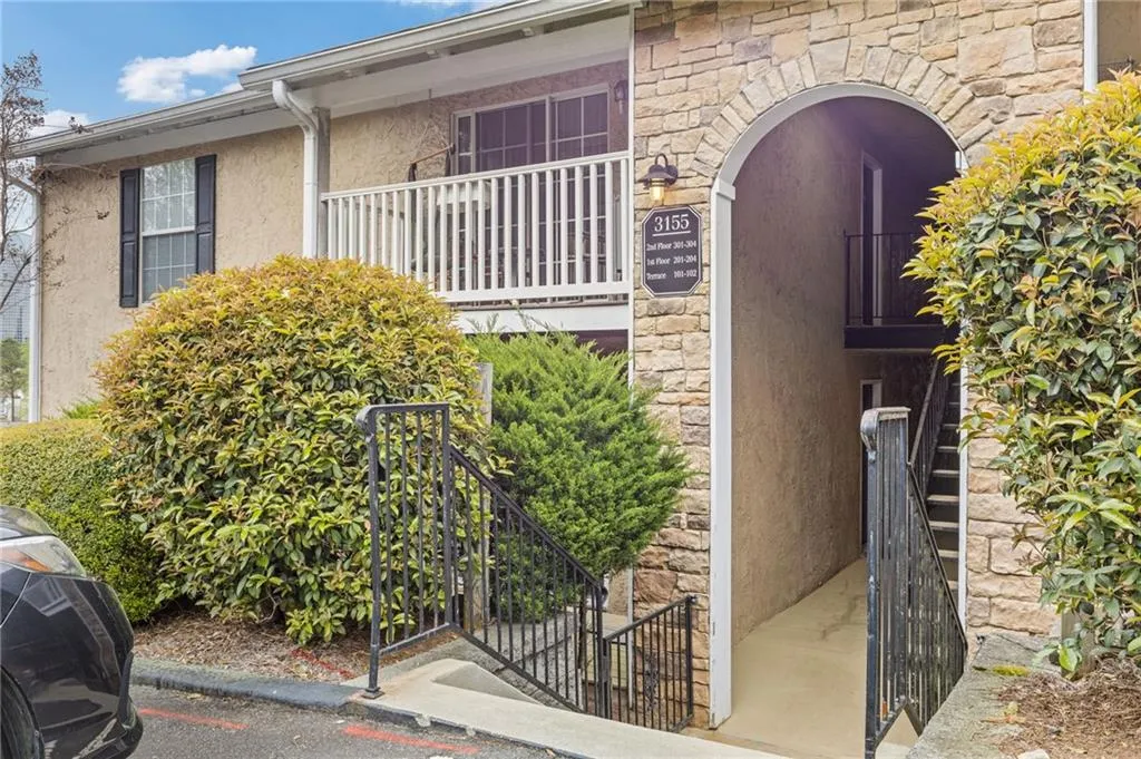 3155 Seven Pines Court Unit 303, Atlanta, Georgia 30339, 2 Bedrooms Bedrooms, ,2 BathroomsBathrooms,Residential,Sold,3155 Seven Pines Court Unit 303,7552756