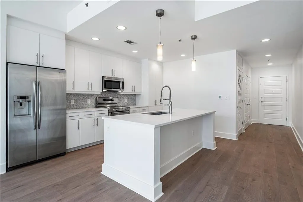 1080 Peachtree Street Ne Unit 1504, Atlanta, Georgia 30309, 2 Bedrooms Bedrooms, ,2 BathroomsBathrooms,Residential,Sold,1080 Peachtree Street Ne Unit 1504,7555034