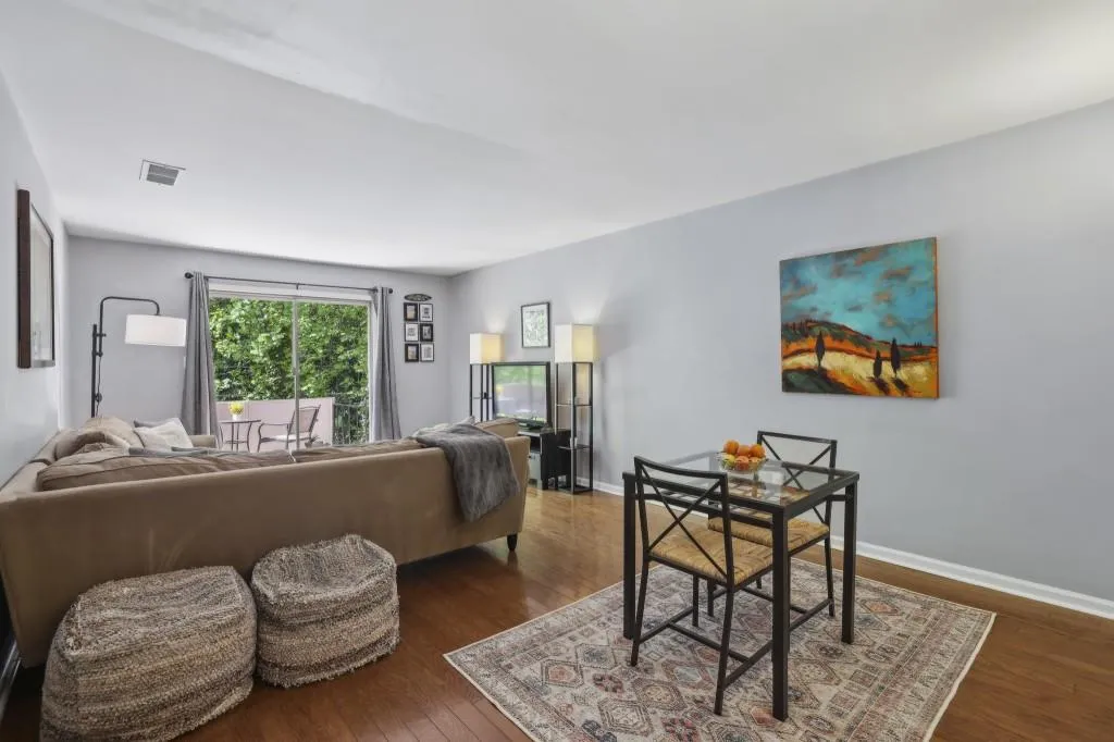 5400 Roswell Road Unit H5, Atlanta, Georgia 30342, 2 Bedrooms Bedrooms, ,1 BathroomBathrooms,Residential,For Sale,5400 Roswell Road Unit H5,7561586