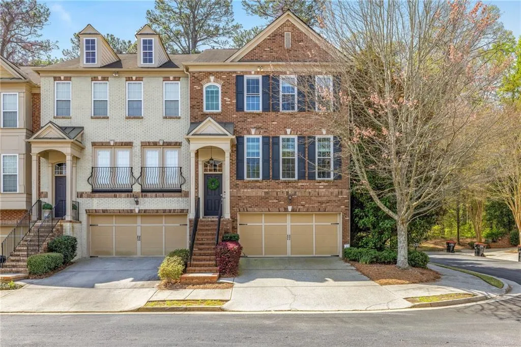 2827 Overlook Trace Ne, Atlanta, Georgia 30324, 4 Bedrooms Bedrooms, ,2 BathroomsBathrooms,Residential,Sold,2827 Overlook Trace Ne,7561730