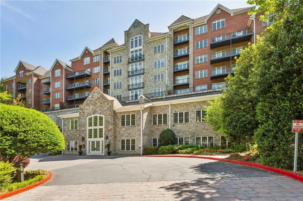 3280 Stillhouse Lane Se Unit 206, Atlanta, Georgia 30339, 2 Bedrooms Bedrooms, ,2 BathroomsBathrooms,Residential,For Sale,3280 Stillhouse Lane Se Unit 206,7562041