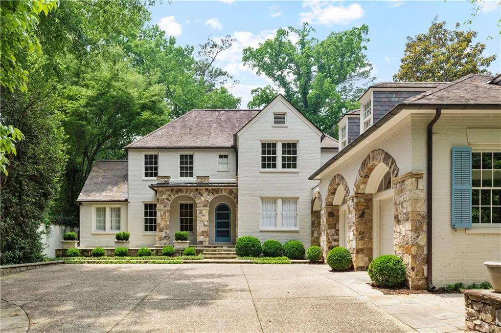 2522 Habersham Road Nw, Atlanta, Georgia 30305, 5 Bedrooms Bedrooms, ,4 BathroomsBathrooms,Residential,Sold,2522 Habersham Road Nw,7513762