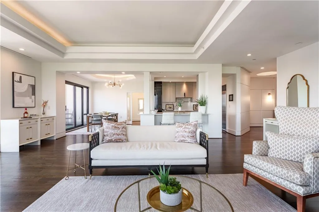 3475 Oak Valley Road Ne Unit 2940, Atlanta, Georgia 30326, 3 Bedrooms Bedrooms, ,3 BathroomsBathrooms,Residential,For Sale,3475 Oak Valley Road Ne Unit 2940,7565766