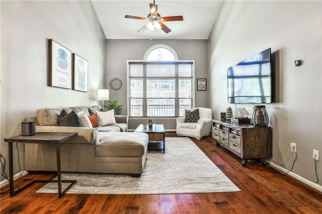 955 Juniper Street Ne Unit 2322, Atlanta, Georgia 30309, 2 Bedrooms Bedrooms, ,1 BathroomBathrooms,Residential,For Sale,955 Juniper Street Ne Unit 2322,7568124