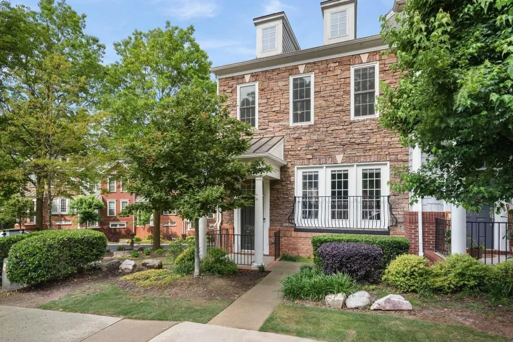 2268 Limehurst Drive Ne Unit 120, Atlanta, Georgia 30319, 3 Bedrooms Bedrooms, ,3 BathroomsBathrooms,Residential,Sold,2268 Limehurst Drive Ne Unit 120,7568703