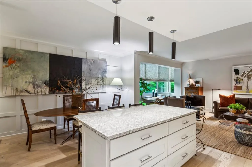 2632 Peachtree Road Nw Unit 203b, Atlanta, Georgia 30305, 2 Bedrooms Bedrooms, ,2 BathroomsBathrooms,Residential,For Sale,2632 Peachtree Road Nw Unit 203b,7569244