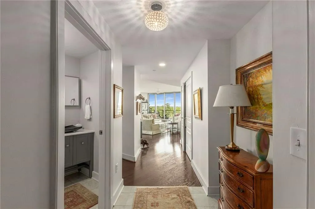 700 Park Regency Place Ne Unit 1407, Atlanta, Georgia 30326, 2 Bedrooms Bedrooms, ,2 BathroomsBathrooms,Residential,For Sale,700 Park Regency Place Ne Unit 1407,7572221